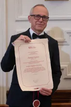 SzH